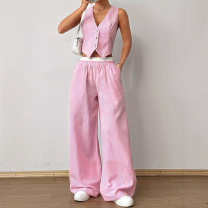 V-neck pullover contrasting color high-waisted pants