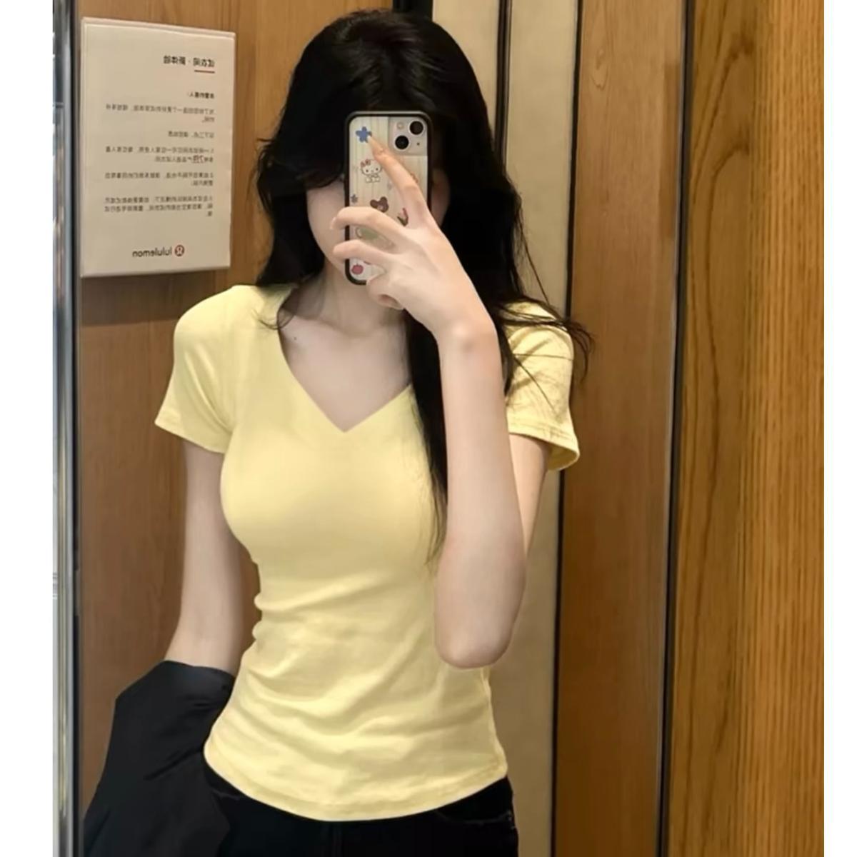 V-neck Short-sleeved T-shirt