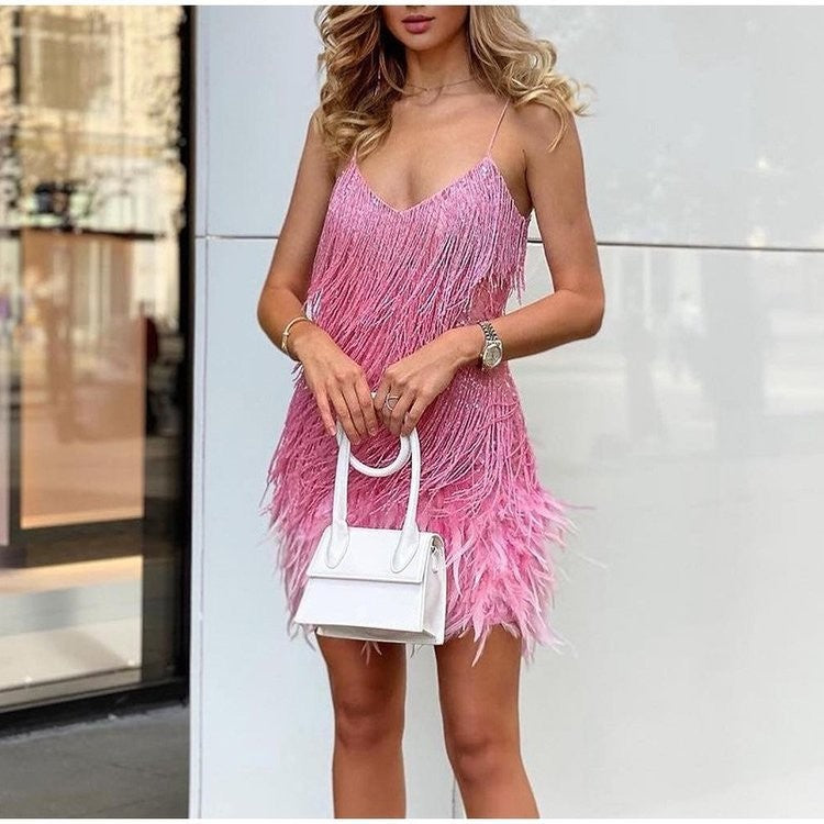 V-neck strapless feather-embroidered dress
