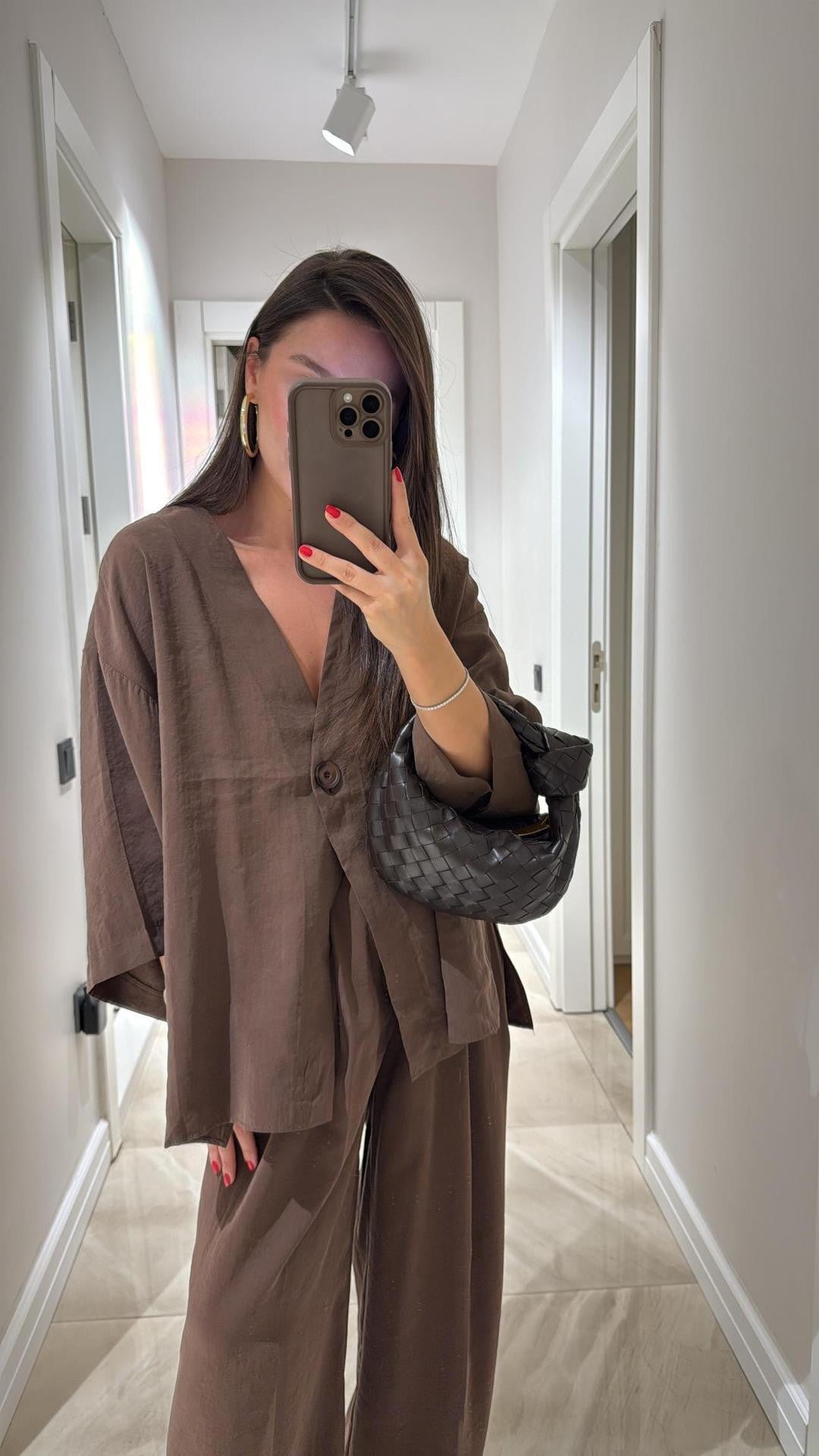 V-neck top and wide-leg pants casual outfit