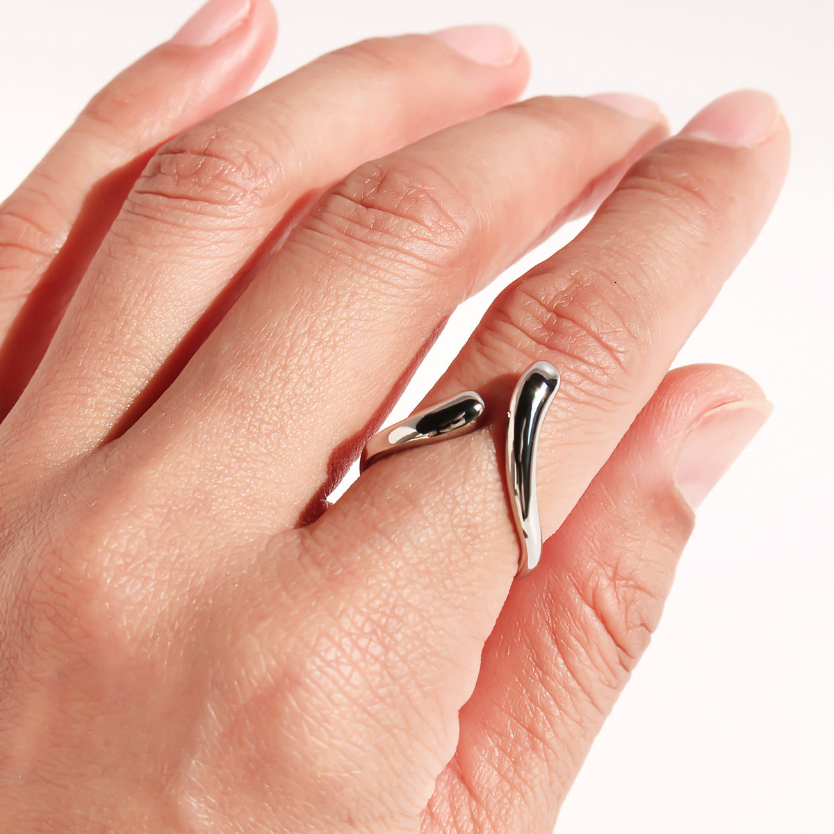 V-Shaped Ring