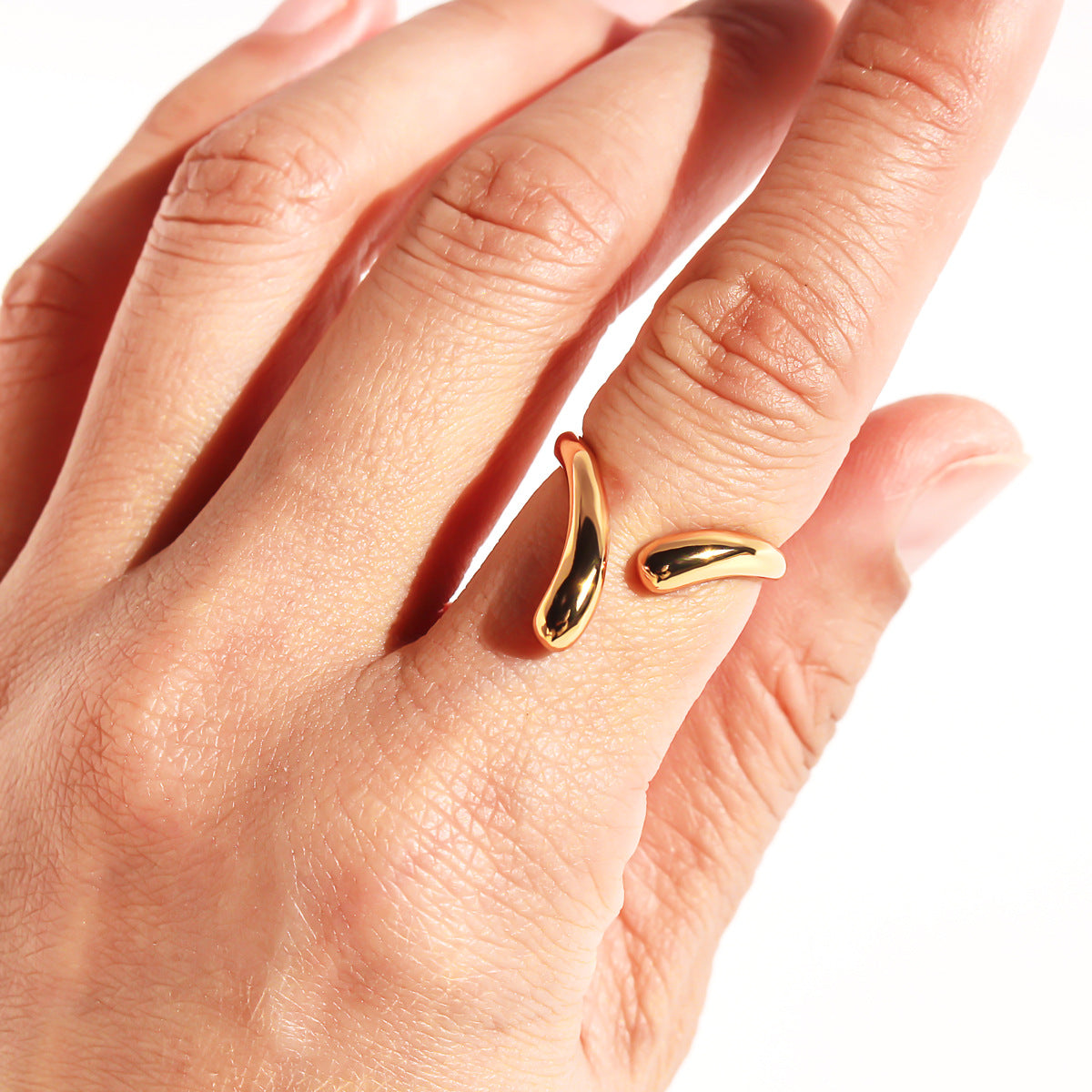 V-Shaped Ring