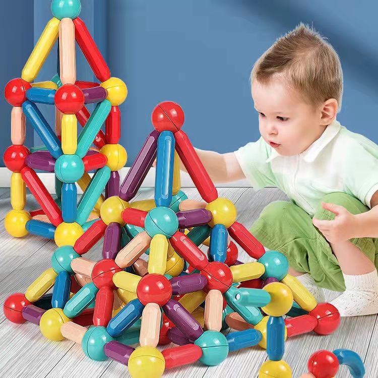 Variable magnetic building blocks