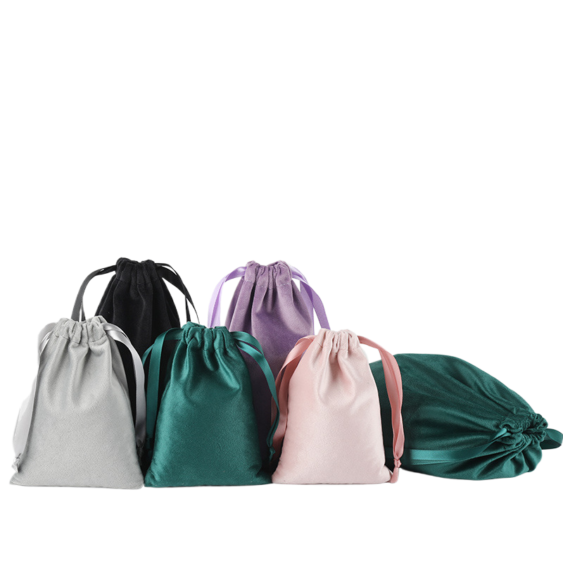 Velvet drawstring pocket