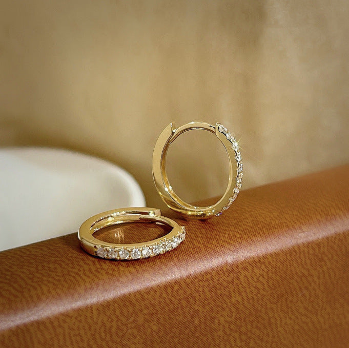 Versatile and elegant ear loops, simple earrings