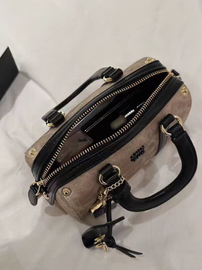 Versatile and fashionable crossbody bag