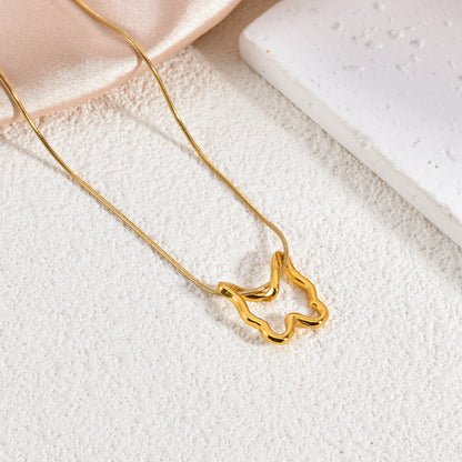 Versatile collarbone chain accessory