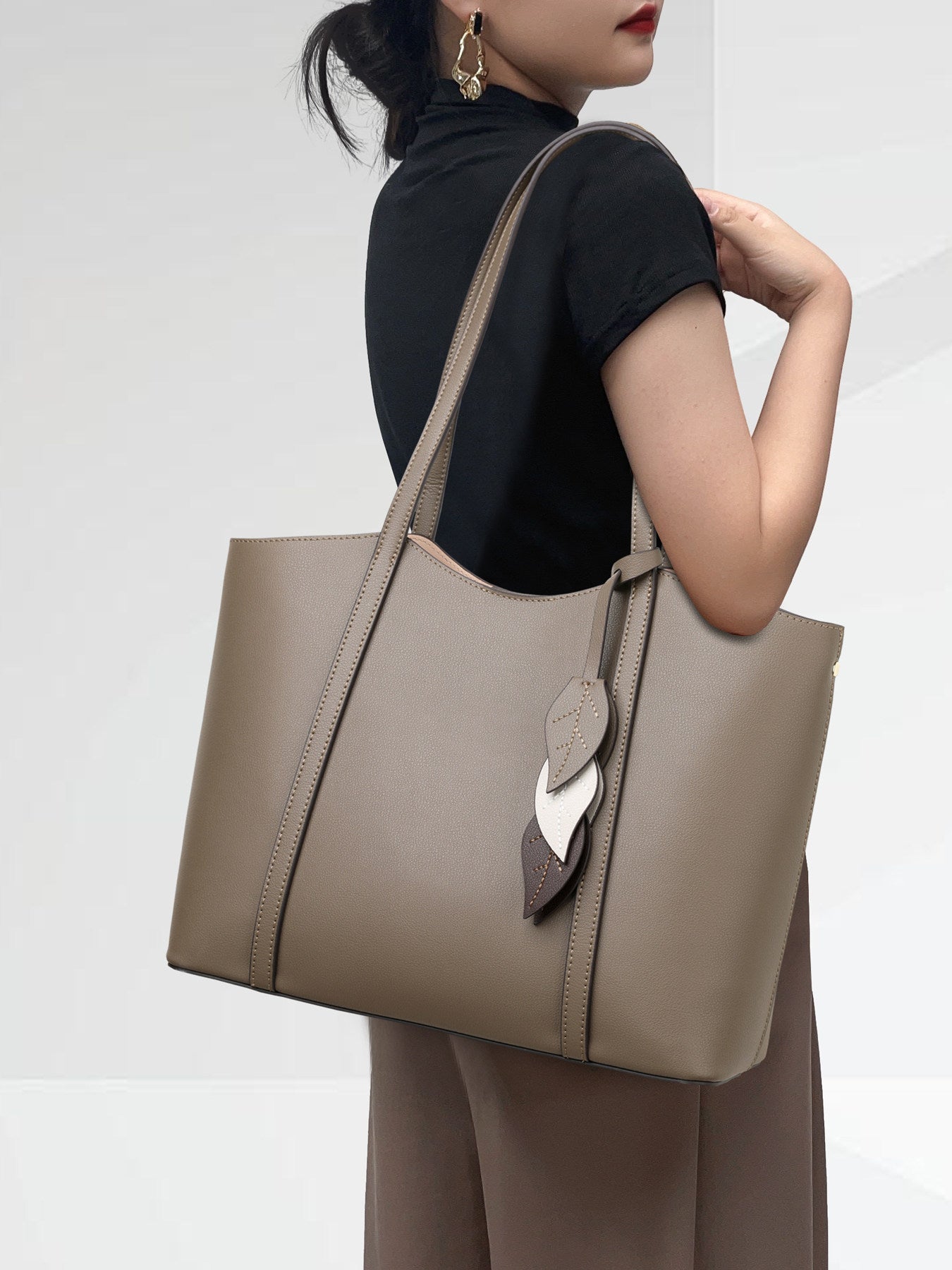 Versatile Commuter Shoulder Bag