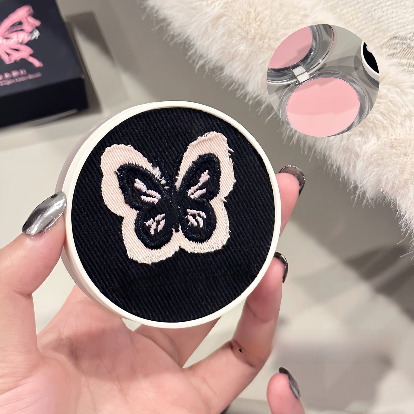 Versatile niche single-color blush