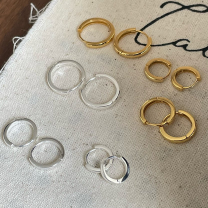 Versatile small earrings
