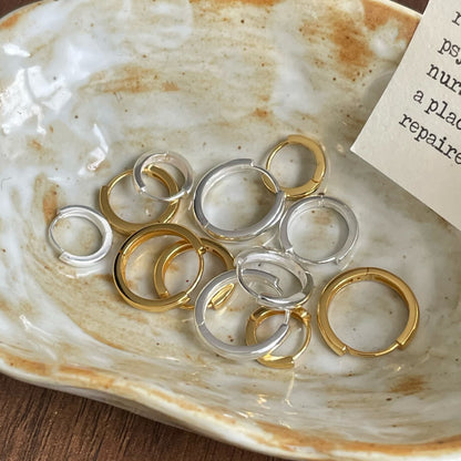 Versatile small earrings