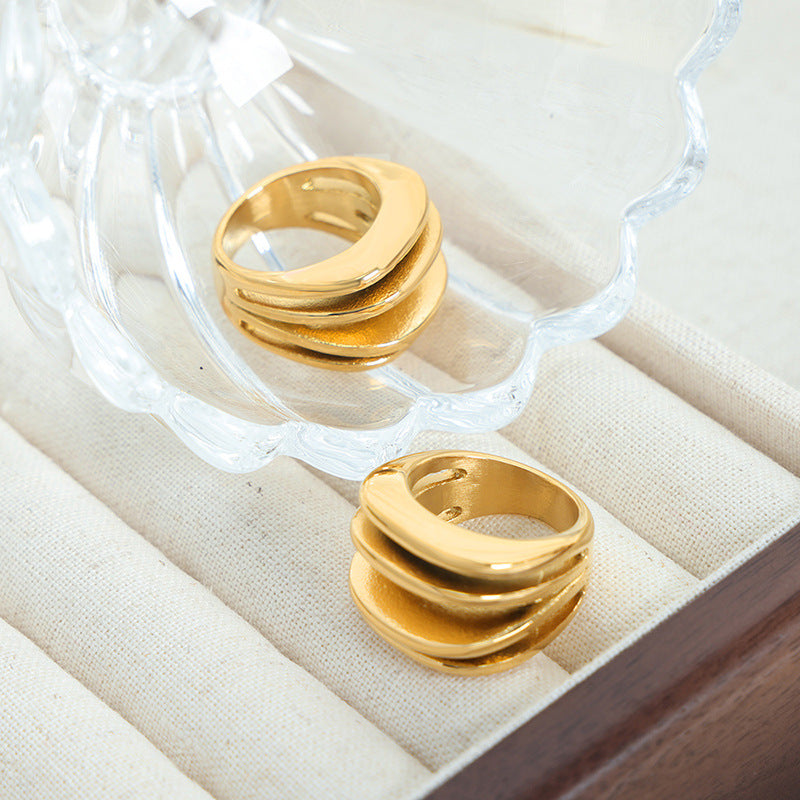 Versatile titanium steel gold-plated ring