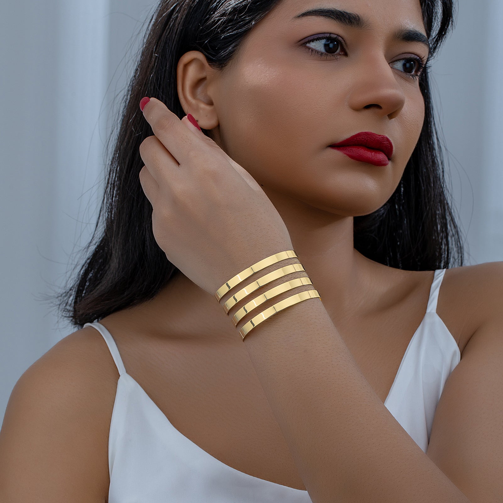 Versatile Women's Metal Bracelet