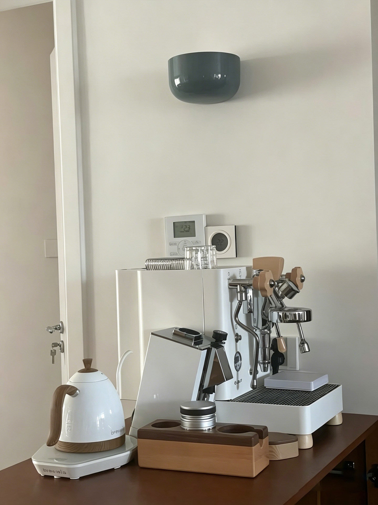 Vintage Alto Style Wall Lamp with LED Light