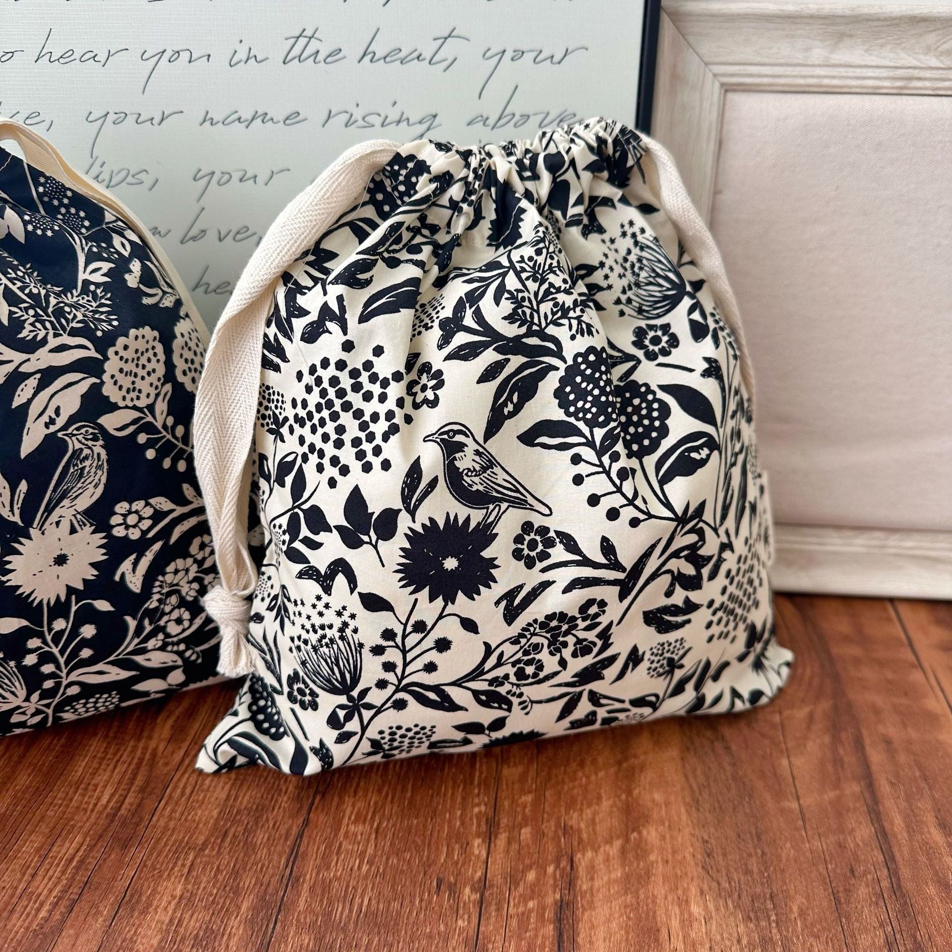 Vintage Floral Drawstring Storage Bag