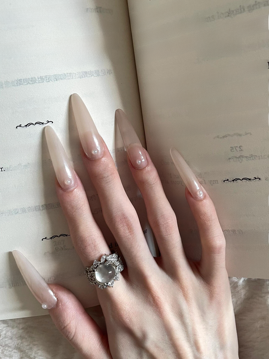 Vintage Gray Egg-Shaped Diamond Ring