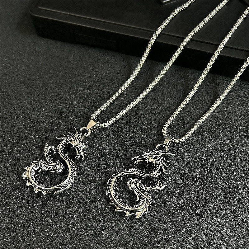Vintage Long Chain Necklace for Men Women Niche Design Pendant