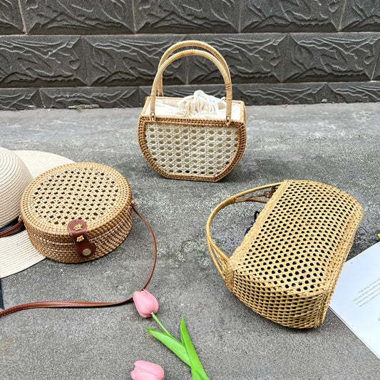 Vintage rattan crossbody bag