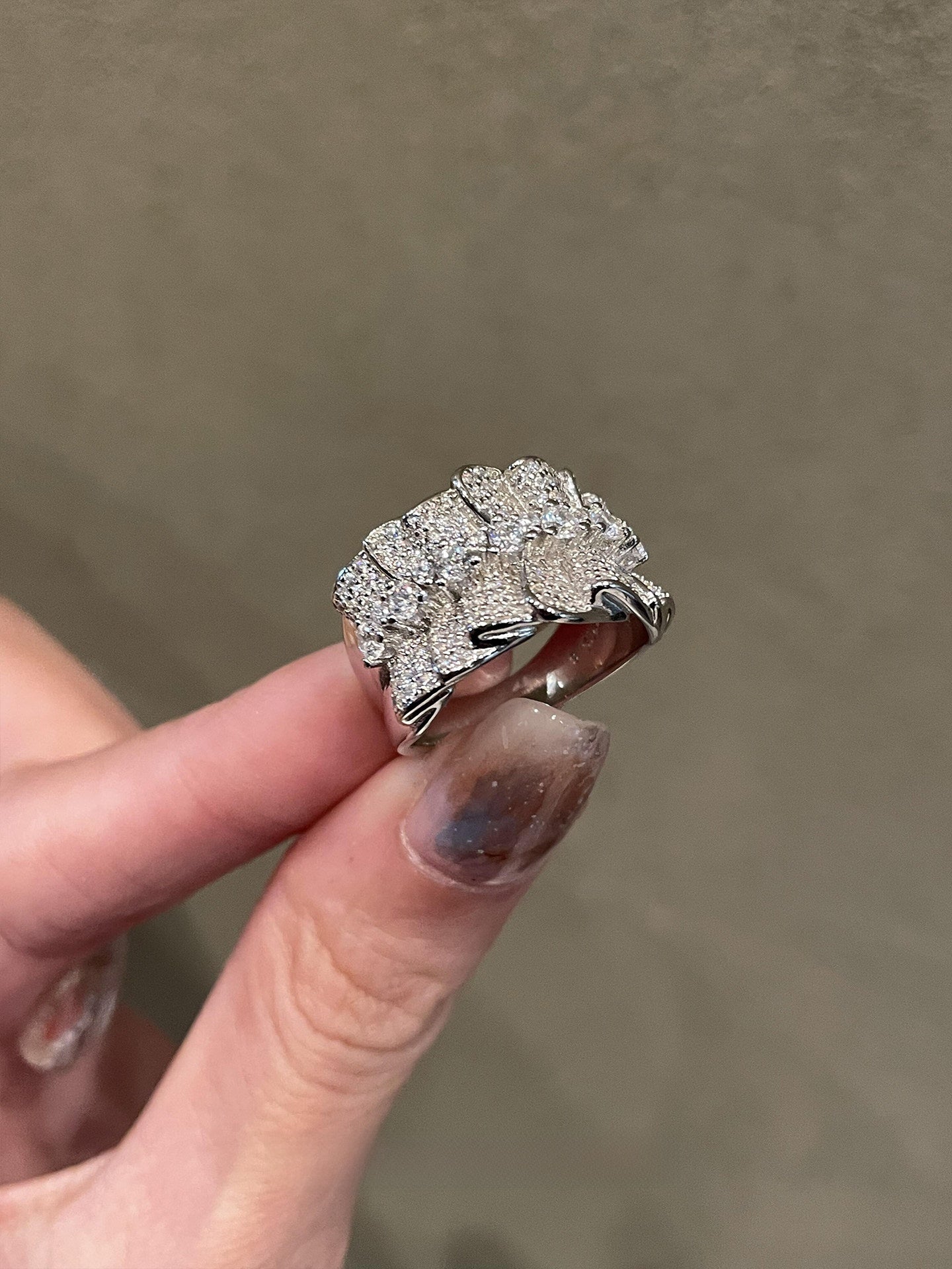 Vintage Satin Edge Zircon Ring