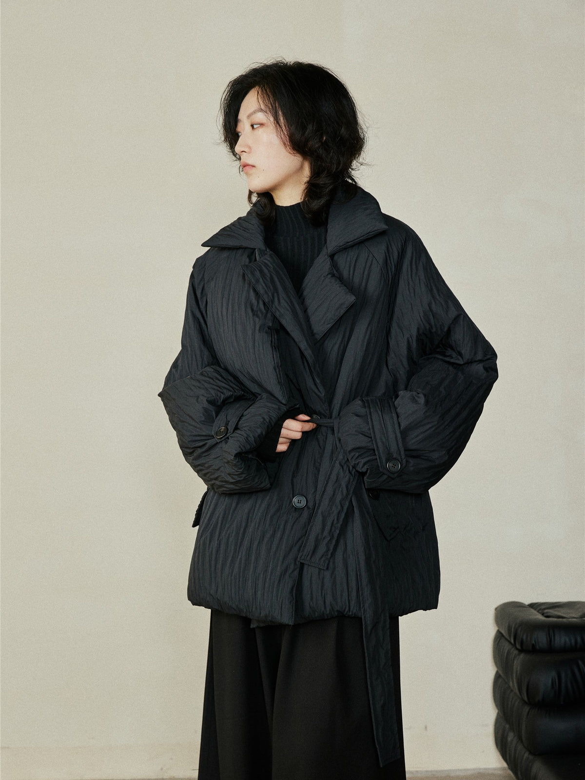 Waist-cinching down jacket