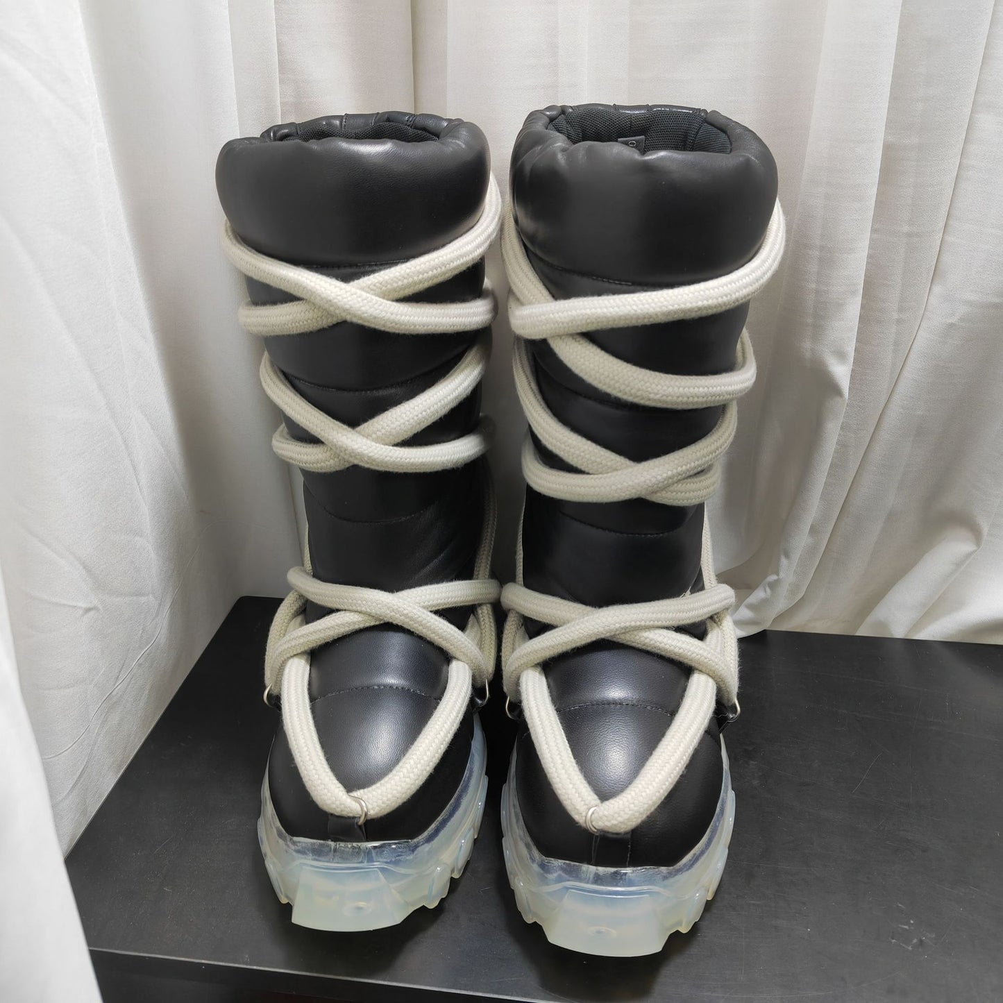 Warm-weather snow boots