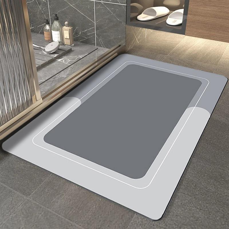 Water-absorbing anti-slip quick-drying floor mat