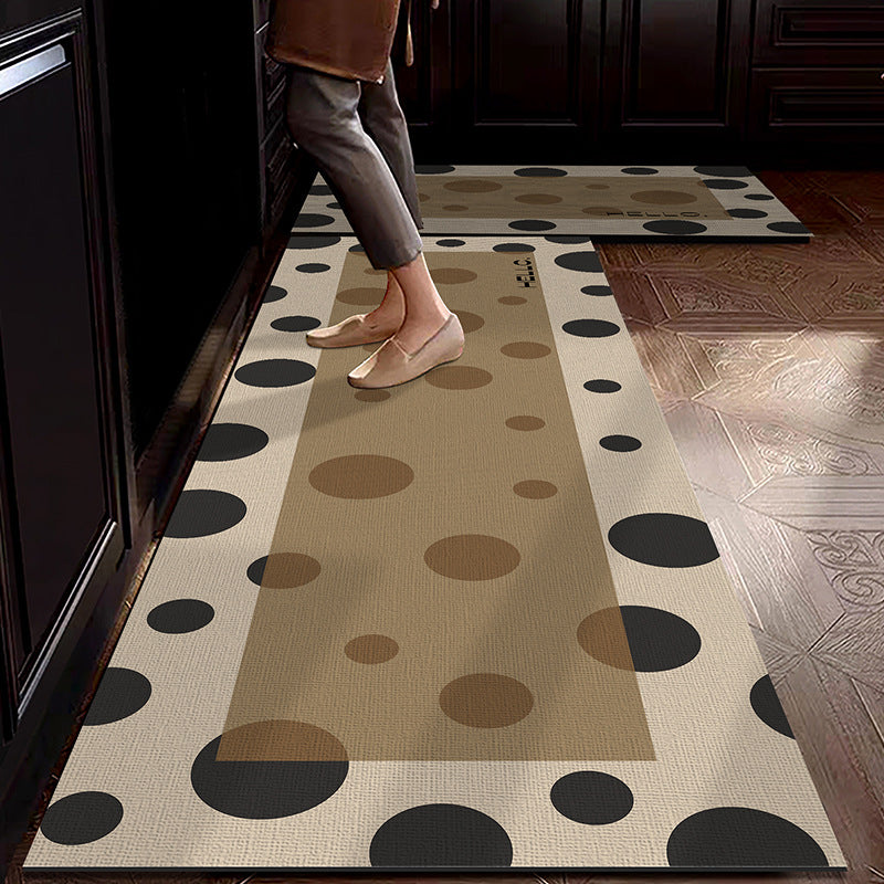 Water-absorbing, stain-resistant and anti-slip floor mat