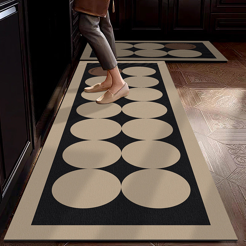 Water-absorbing, stain-resistant and anti-slip floor mat