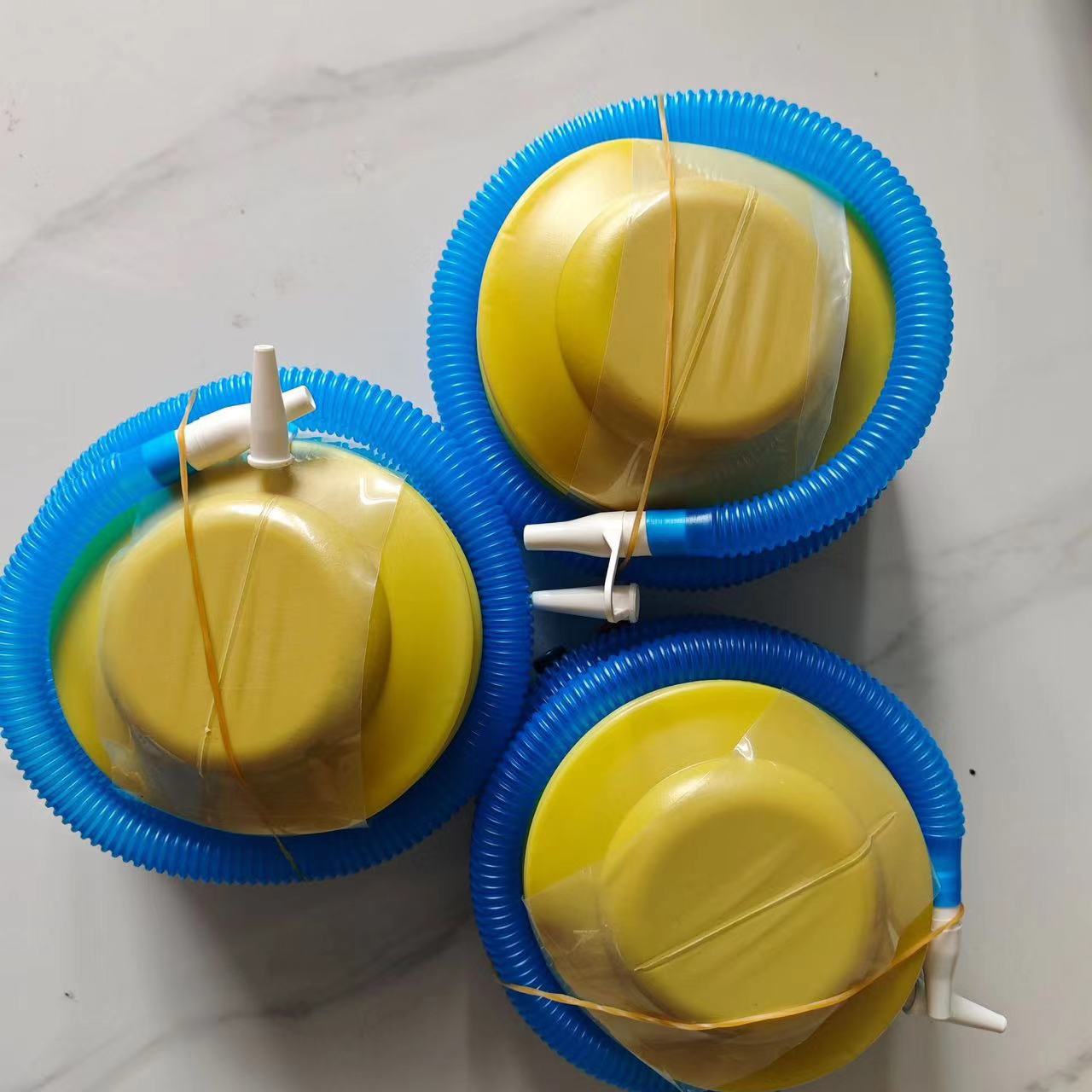Water cushion baby crawling guidance device