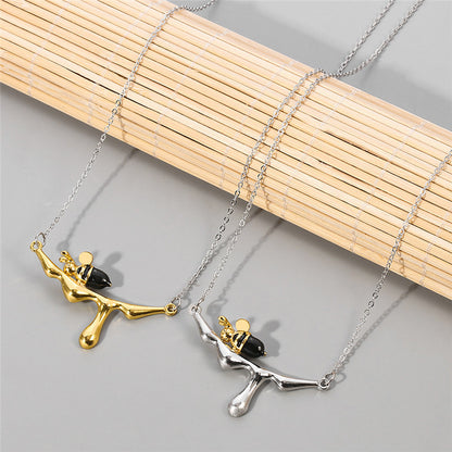 Water drop bee necklace
