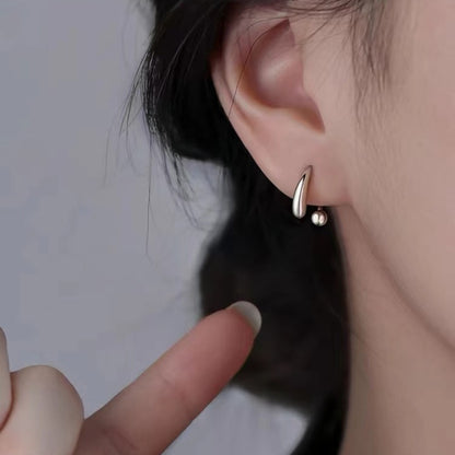 Water drop stud earrings