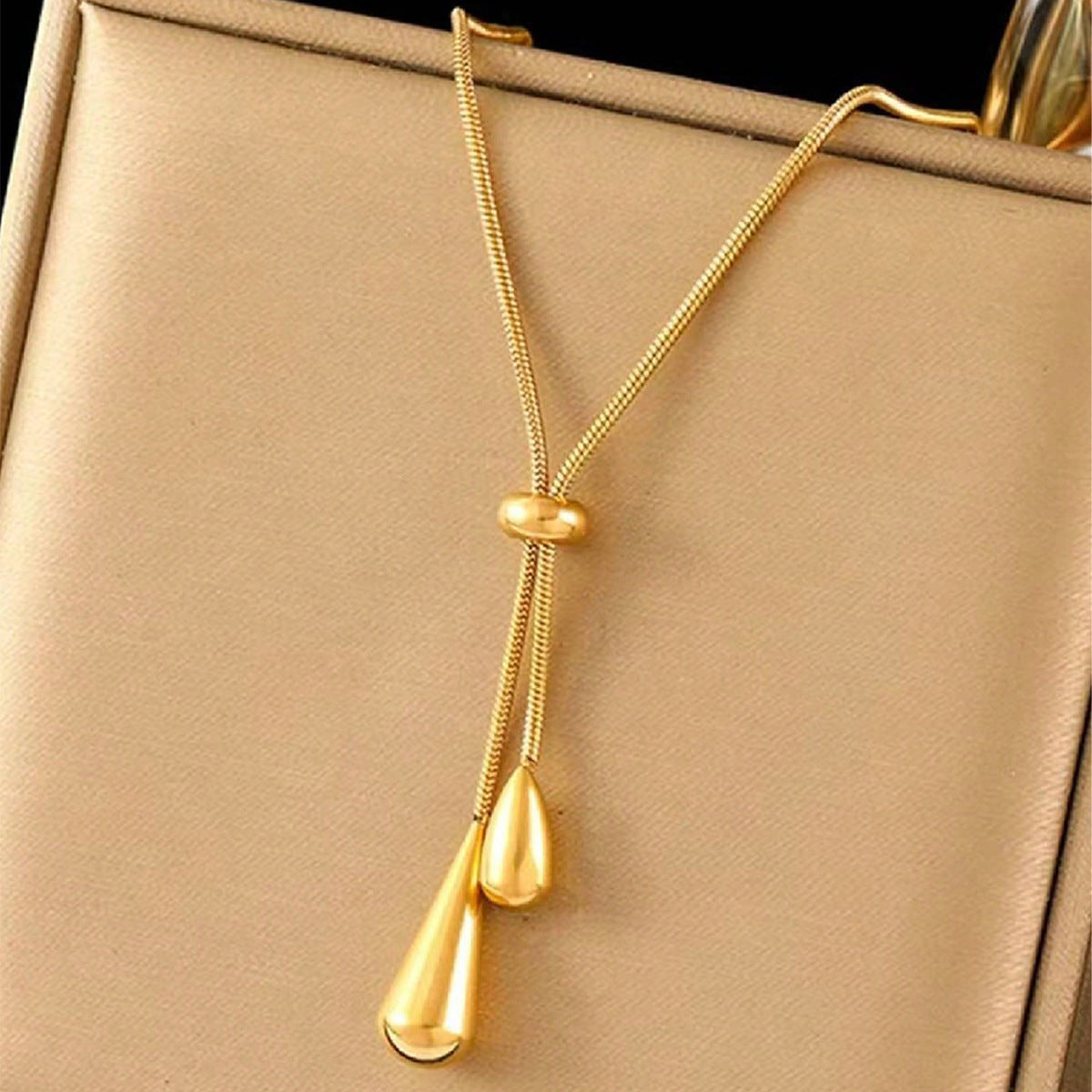 Water drop tassel necklace