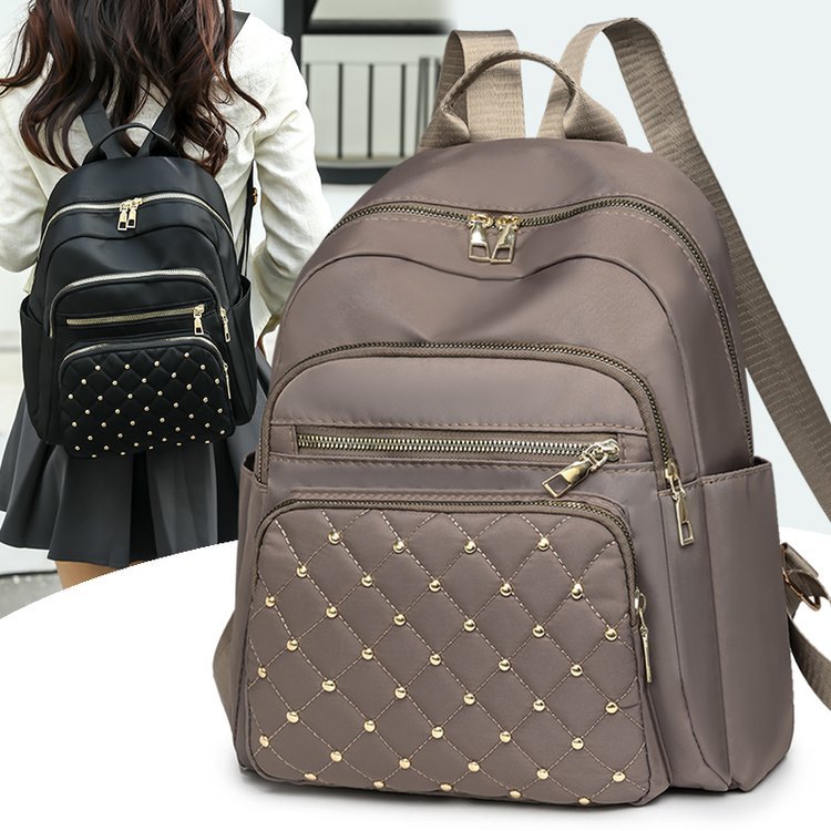 Water-repellent shoulder bag