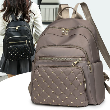 Water-repellent shoulder bag