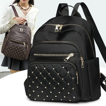 Water-repellent shoulder bag