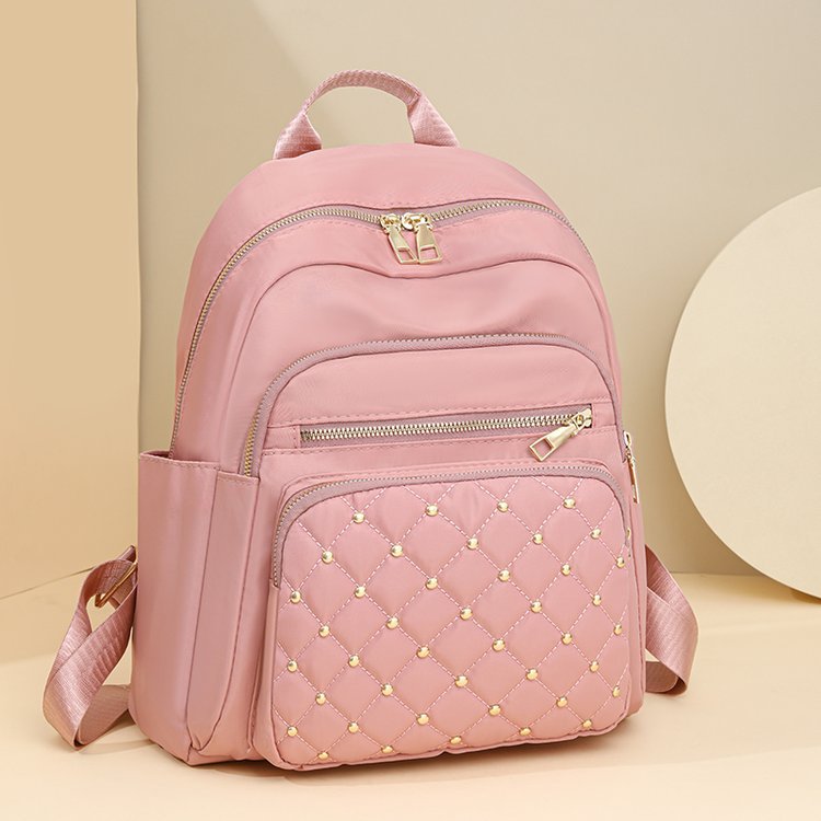 Water-repellent shoulder bag