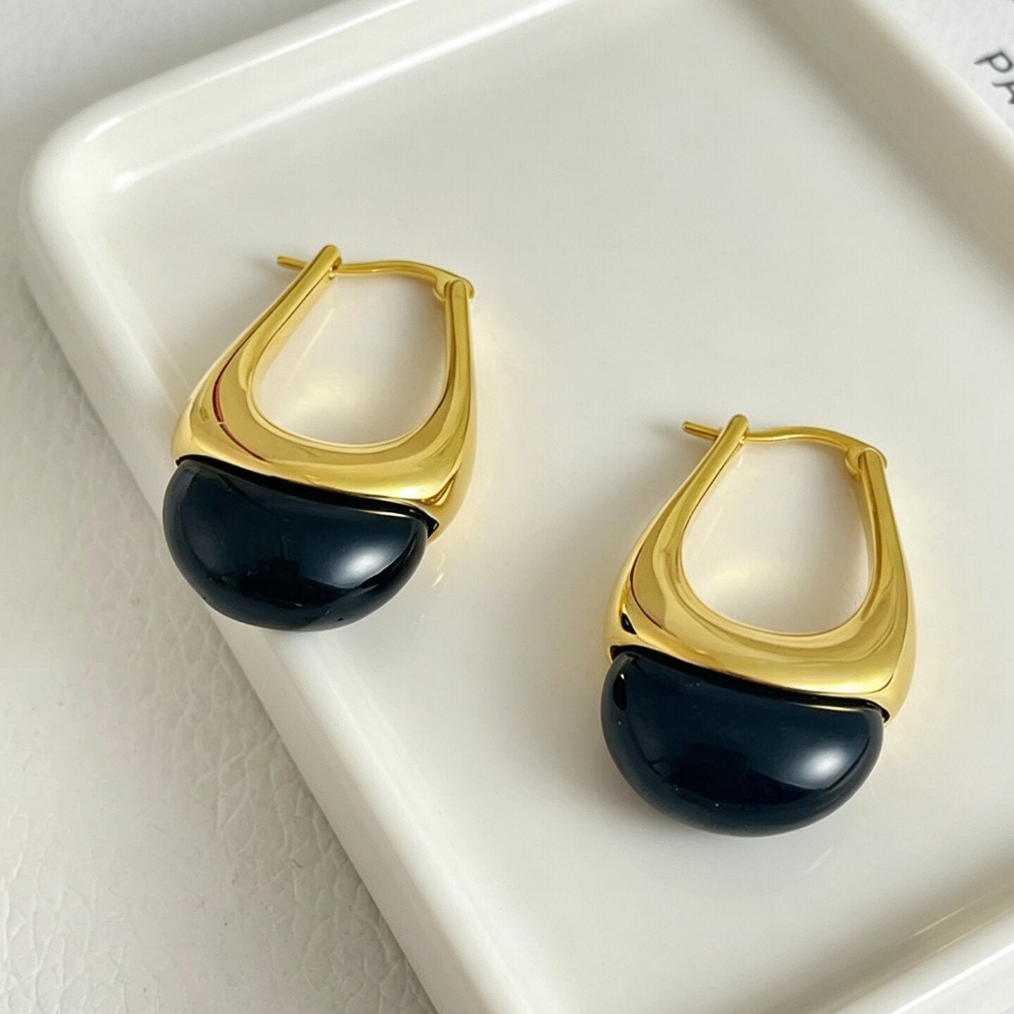 Waterdrop-shaped U-shaped ear clips