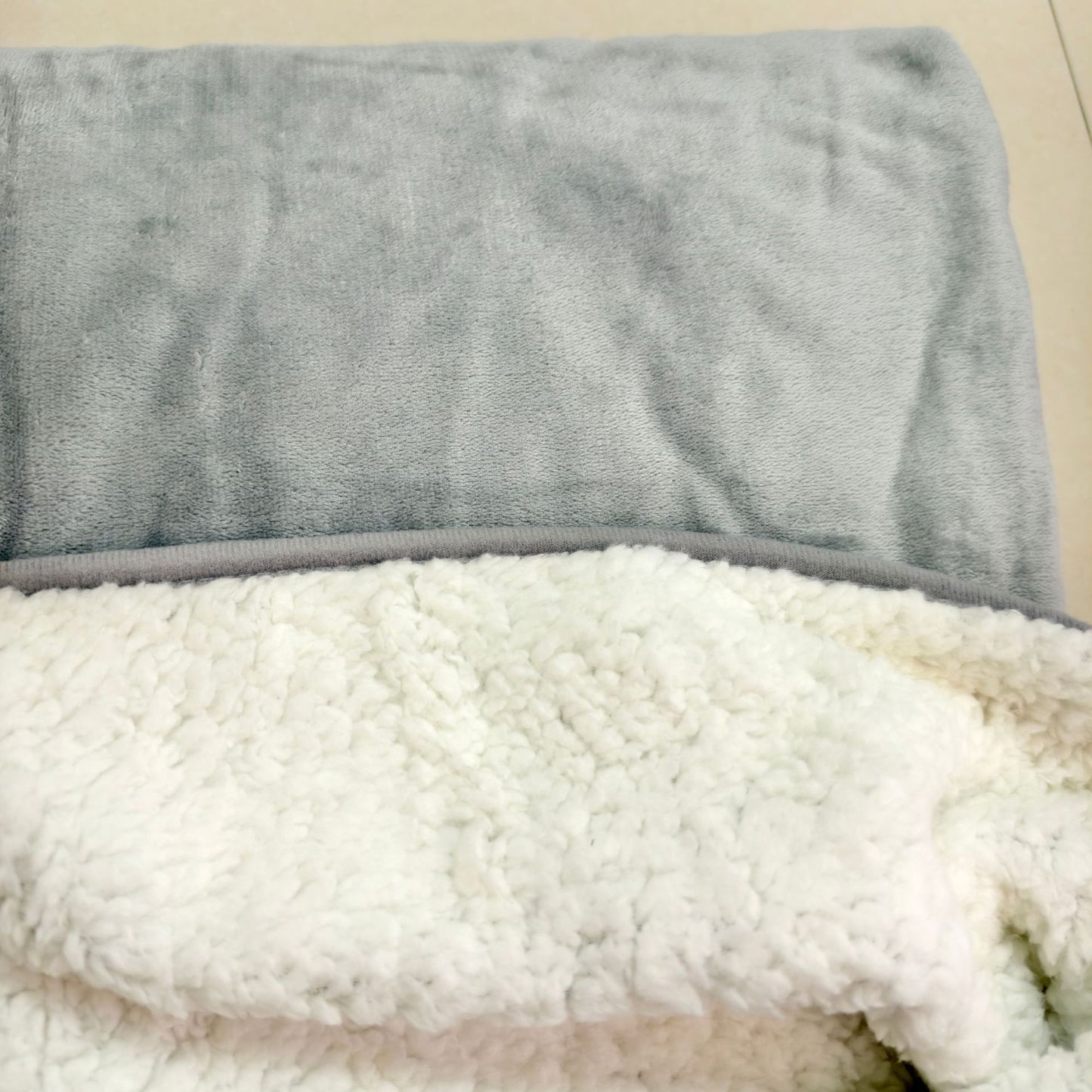Waterproof Flannel Pet Blanket
