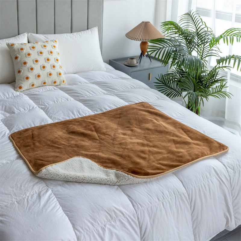 Waterproof Flannel Pet Blanket with Soft Lamb Velvet
