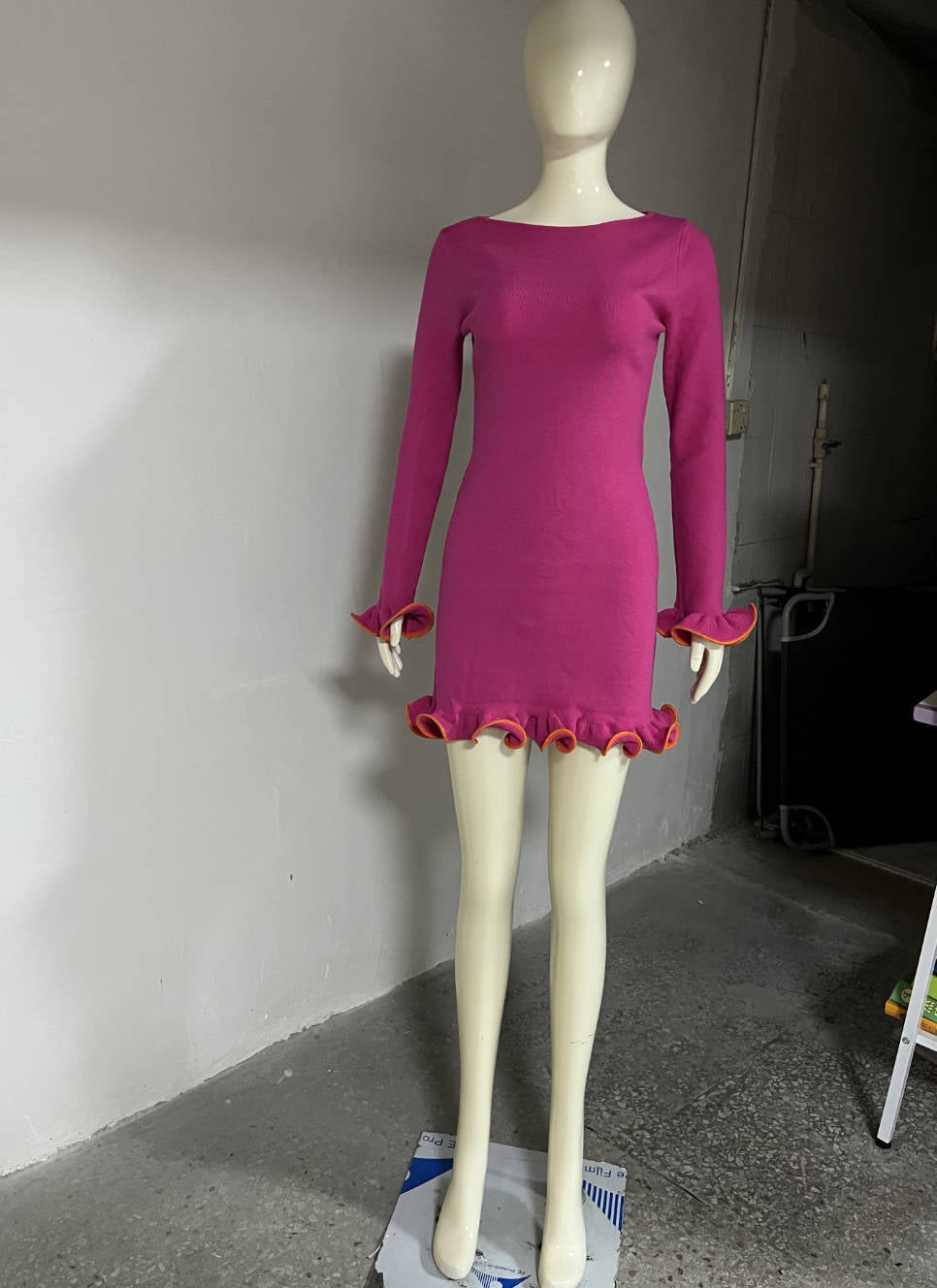 Wave Edge Knit Dress with Long Sleeves