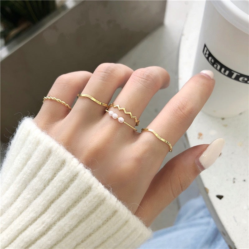 Wavy Geometric Ring Set