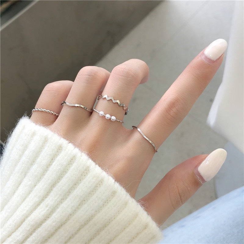 Wavy Geometric Ring Set