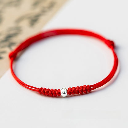 Weaving a bracelet