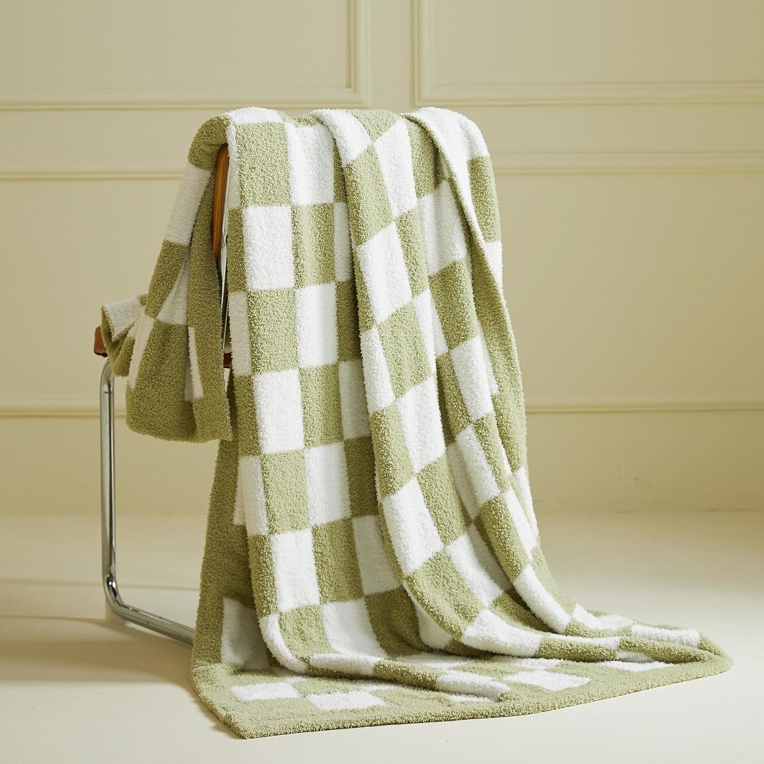 Weaving blankets