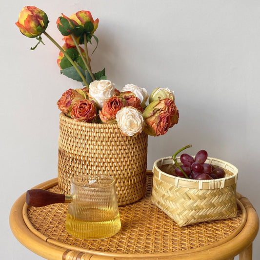 Weaving bucket