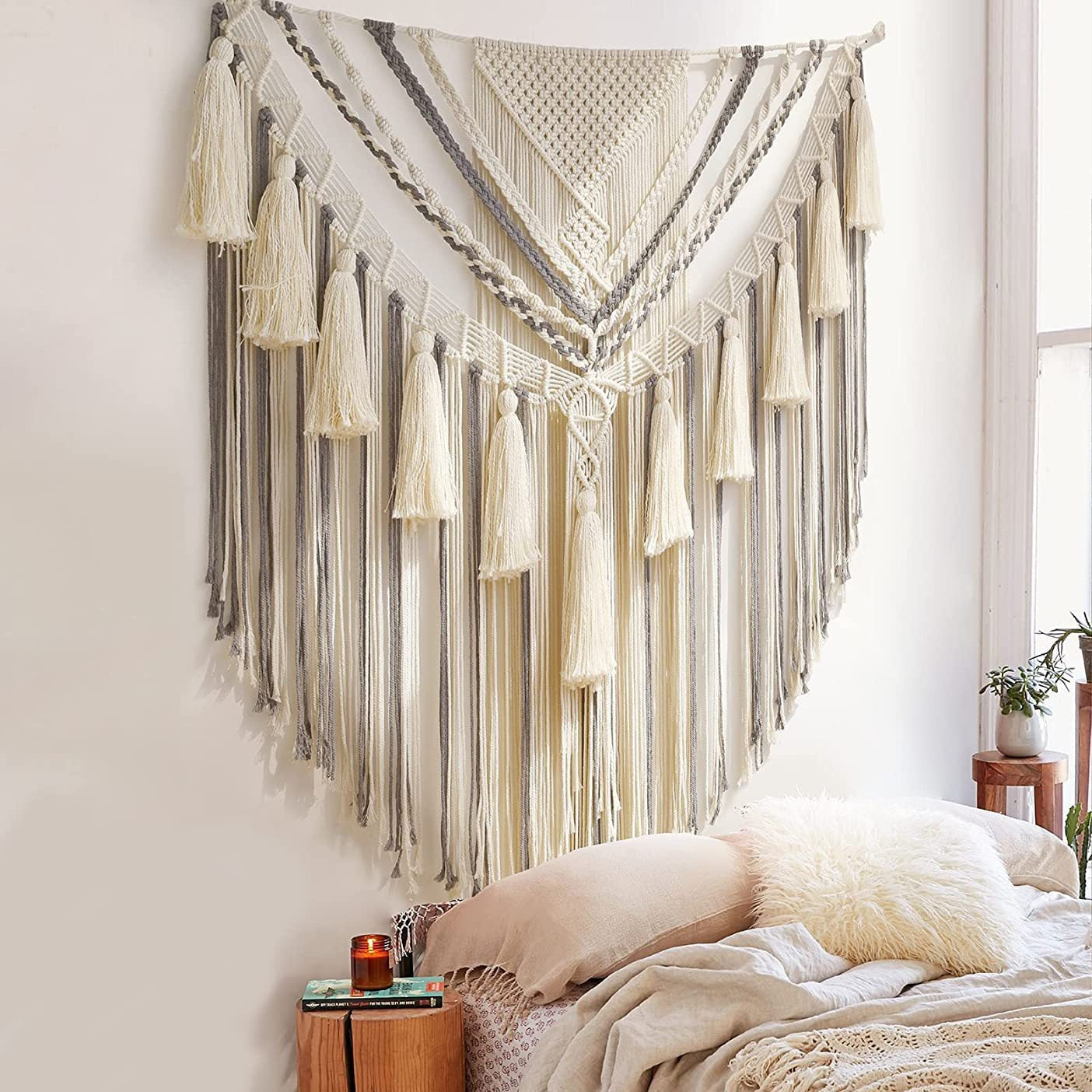 Weaving fringed tapestries