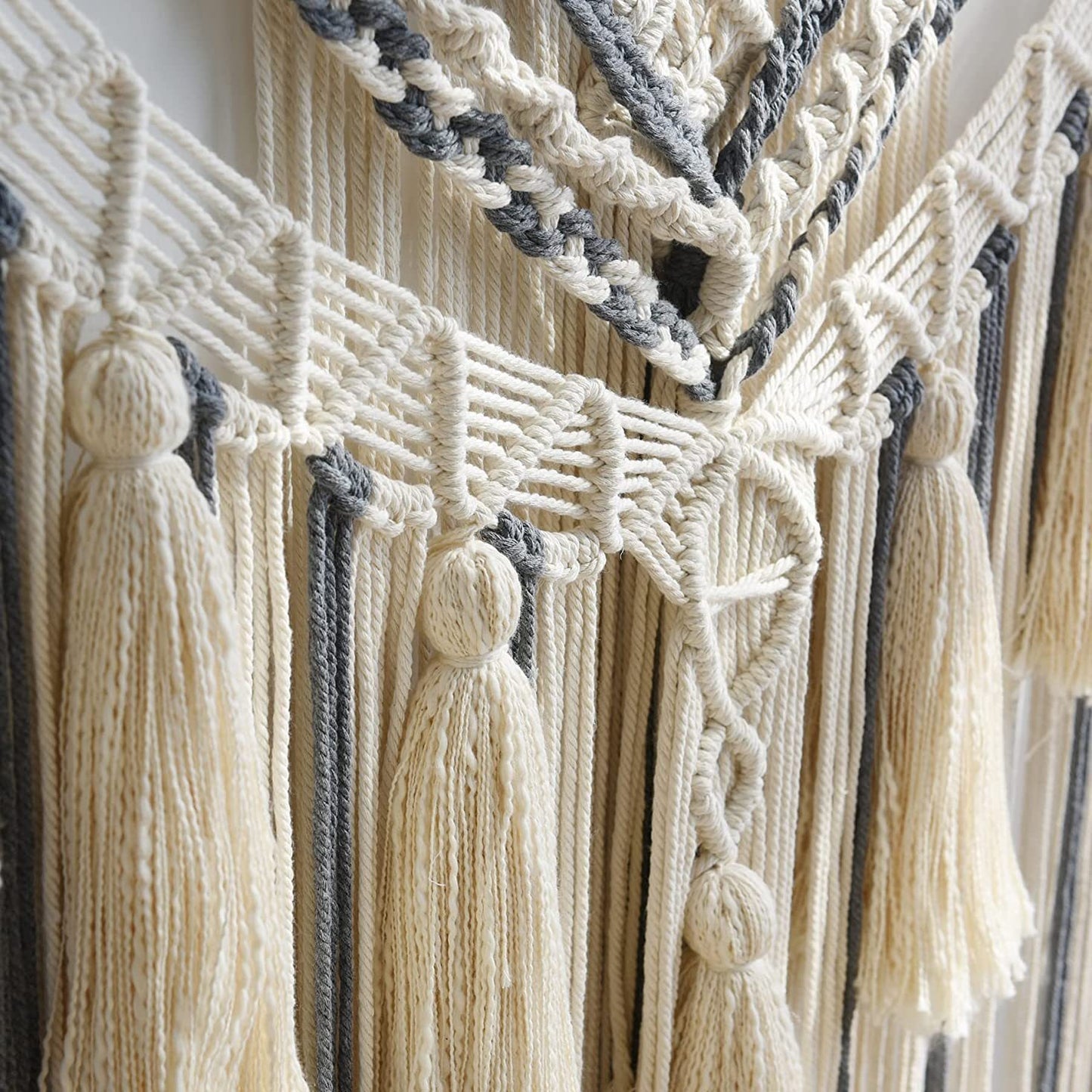 Weaving fringed tapestries