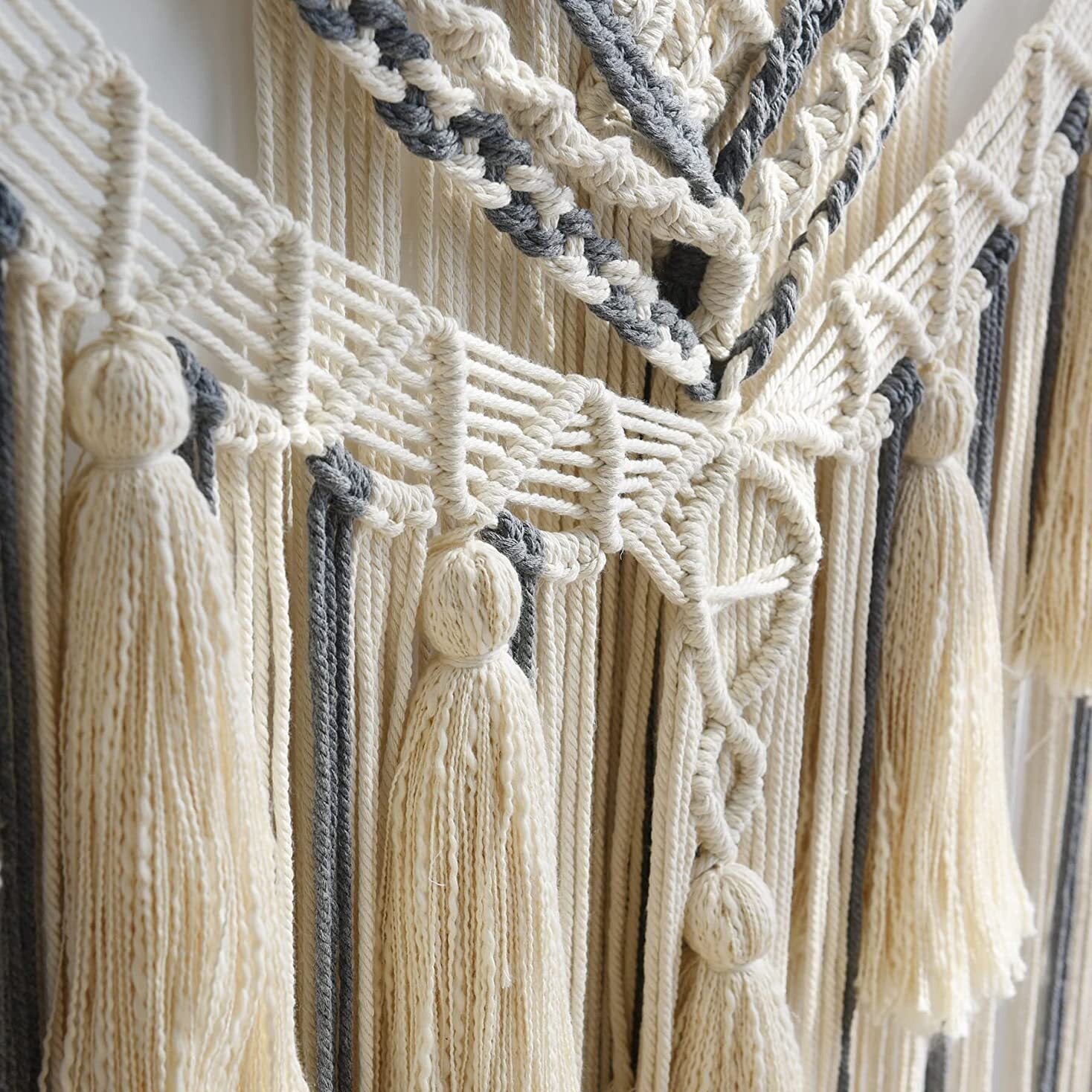 Weaving fringed tapestries