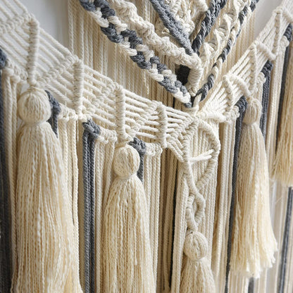 Weaving fringed tapestries