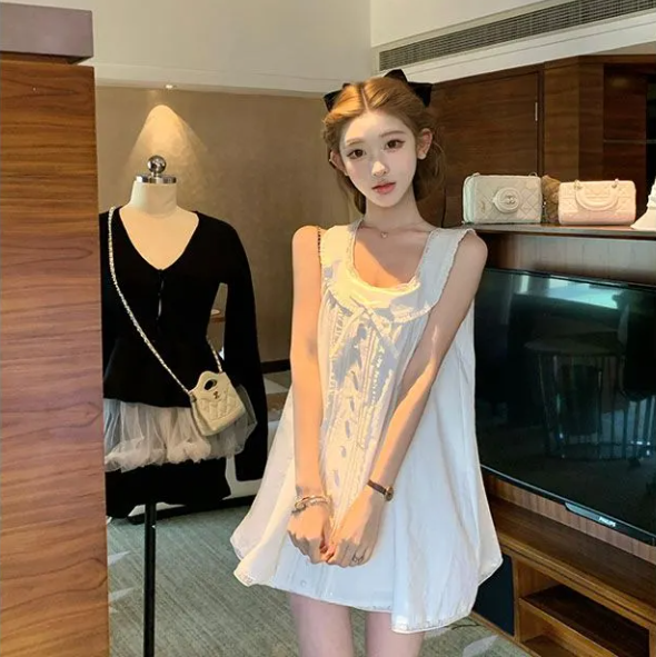 White A-line mini skirt for everyday commuting